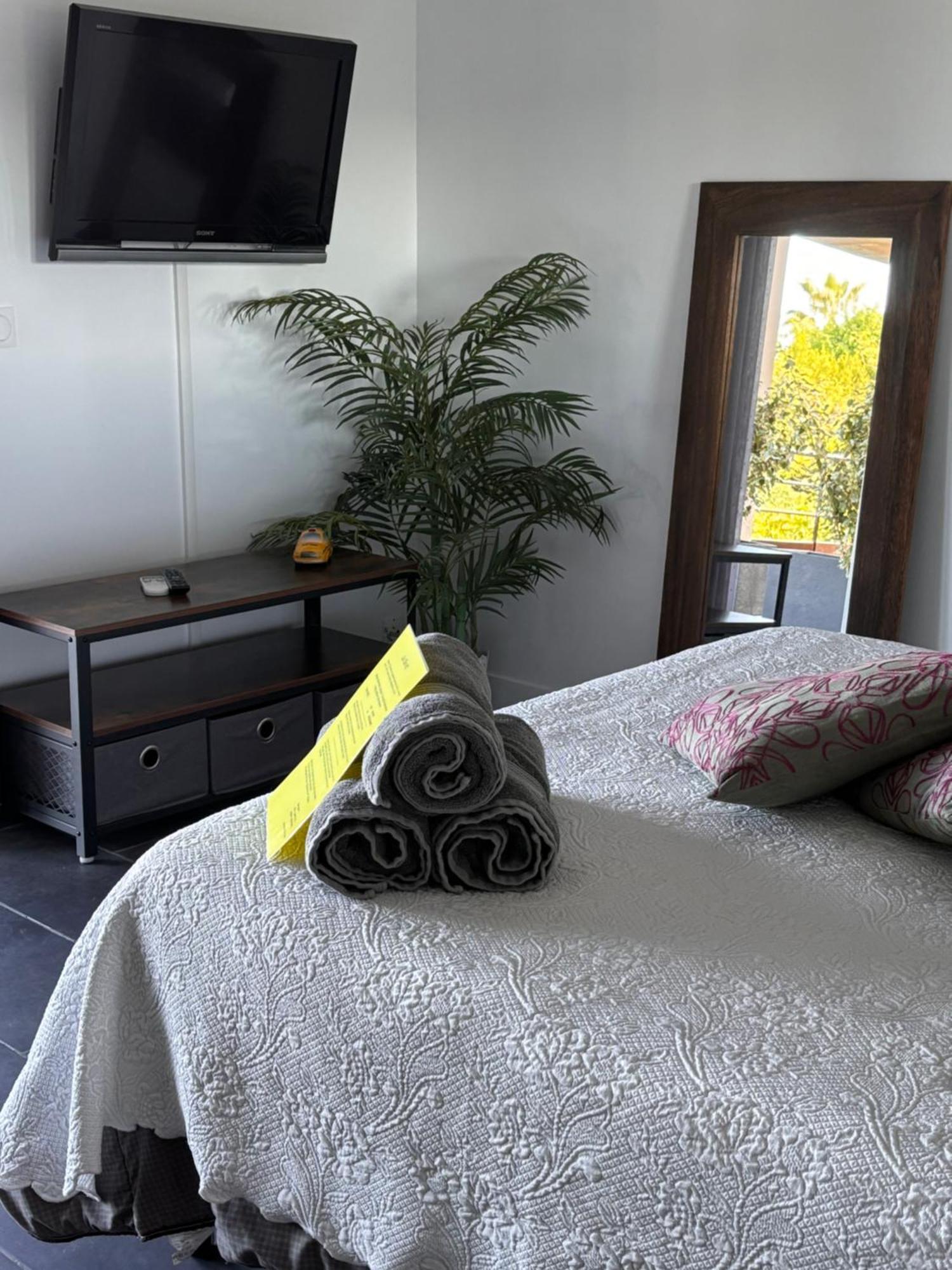 Chambre D'Hotes Le Clos 67 Saint-Paul-de-Vence Exterior foto